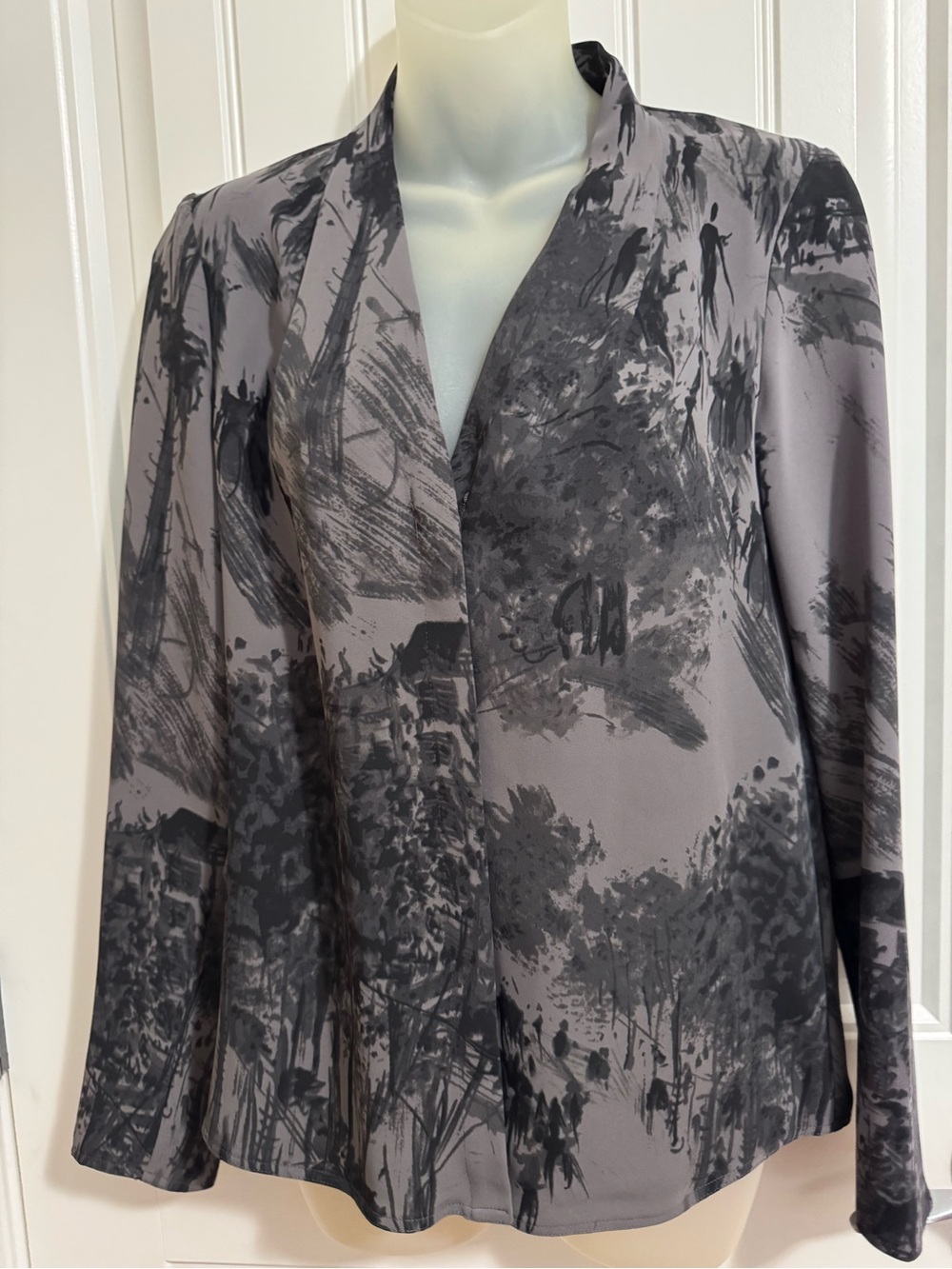 Aritzia | Babaton | Power Blouse size M